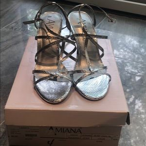 Brand new Amiana  silver snake shoe